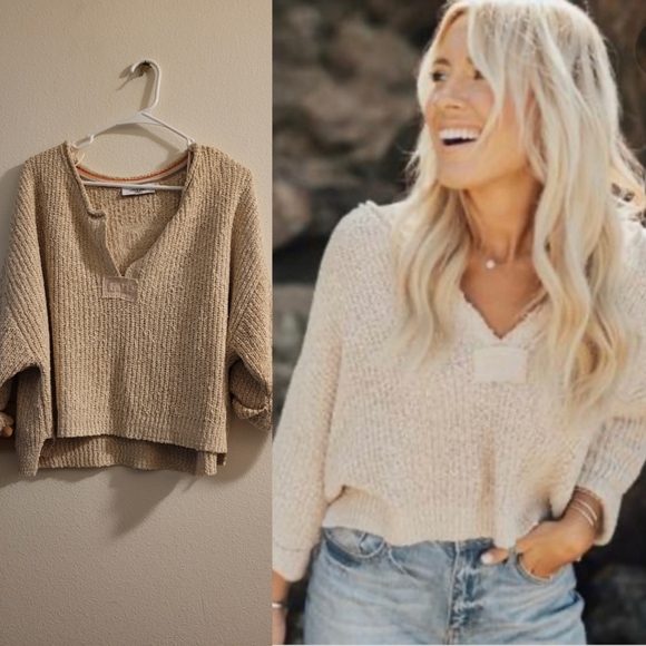 Carly Jean Los Angeles Sweaters - Carly Jean Los Angeles Kasen Cropped Sweater